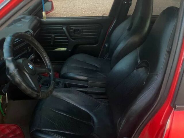 Красный БМВ 3 Серия, объемом двигателя 1.8 л и пробегом 777 тыс. км за 1600 $, фото 2 на Automoto.ua