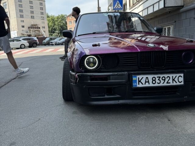 Красный БМВ 3 Серия, объемом двигателя 2.5 л и пробегом 250 тыс. км за 3500 $, фото 4 на Automoto.ua