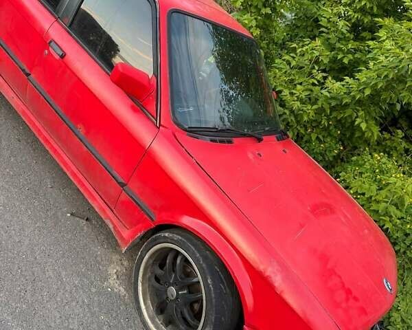 Красный БМВ 3 Серия, объемом двигателя 1.8 л и пробегом 200 тыс. км за 1300 $, фото 2 на Automoto.ua