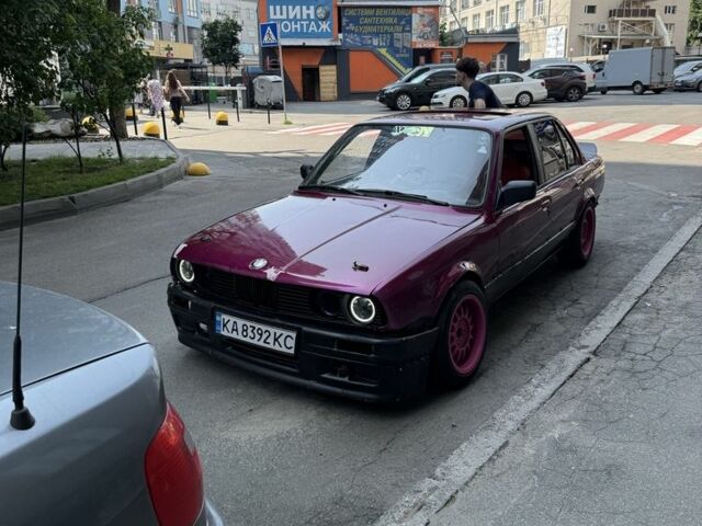 Красный БМВ 3 Серия, объемом двигателя 2.5 л и пробегом 250 тыс. км за 3500 $, фото 1 на Automoto.ua