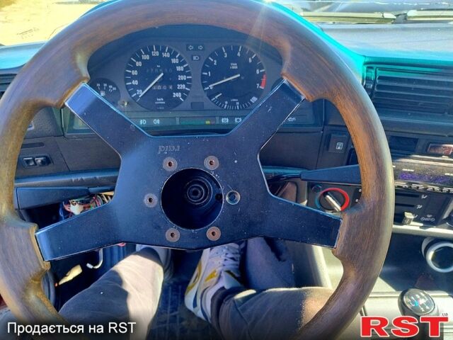 Червоний БМВ 3 Серія, об'ємом двигуна 1.8 л та пробігом 130 тис. км за 1500 $, фото 1 на Automoto.ua