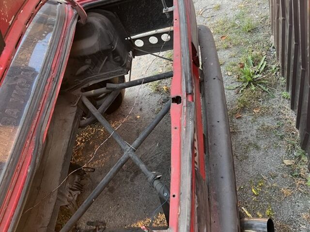 Червоний БМВ 3 Серія, об'ємом двигуна 2 л та пробігом 294 тис. км за 1500 $, фото 3 на Automoto.ua