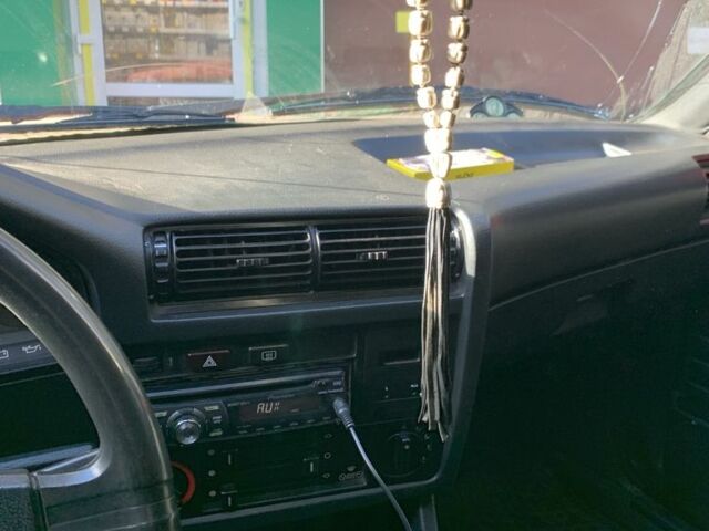 Красный БМВ 3 Серия, объемом двигателя 1.8 л и пробегом 297 тыс. км за 900 $, фото 5 на Automoto.ua