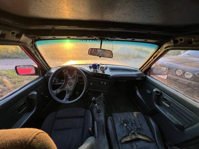 Червоний БМВ 3 Серія, об'ємом двигуна 2 л та пробігом 294 тис. км за 1500 $, фото 1 на Automoto.ua