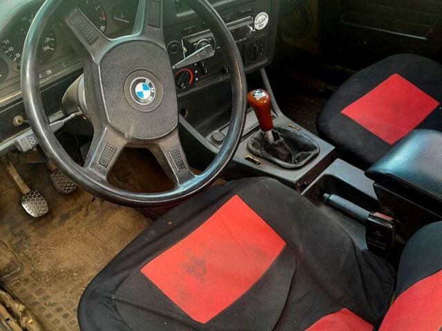 Красный БМВ 3 Серия, объемом двигателя 1.8 л и пробегом 170 тыс. км за 1300 $, фото 1 на Automoto.ua