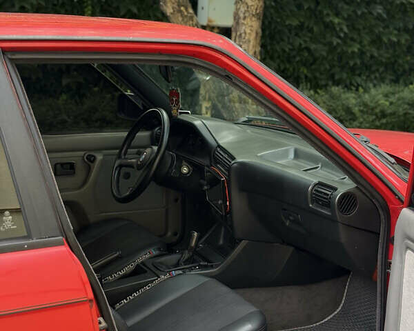 Червоний БМВ 3 Серія, об'ємом двигуна 1.8 л та пробігом 389 тис. км за 3950 $, фото 2 на Automoto.ua