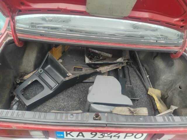 Червоний БМВ 3 Серія, об'ємом двигуна 1.8 л та пробігом 333 тис. км за 1200 $, фото 5 на Automoto.ua