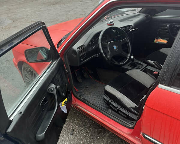 Червоний БМВ 3 Серія, об'ємом двигуна 2.4 л та пробігом 300 тис. км за 2100 $, фото 11 на Automoto.ua