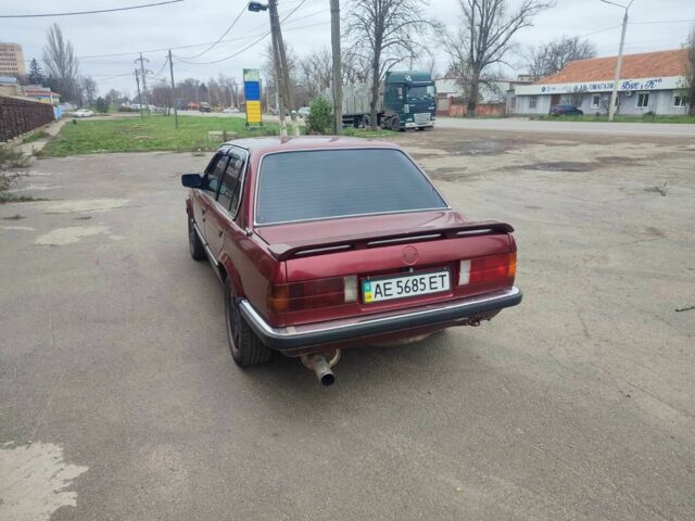 Красный БМВ 3 Серия, объемом двигателя 2.4 л и пробегом 260 тыс. км за 1100 $, фото 3 на Automoto.ua