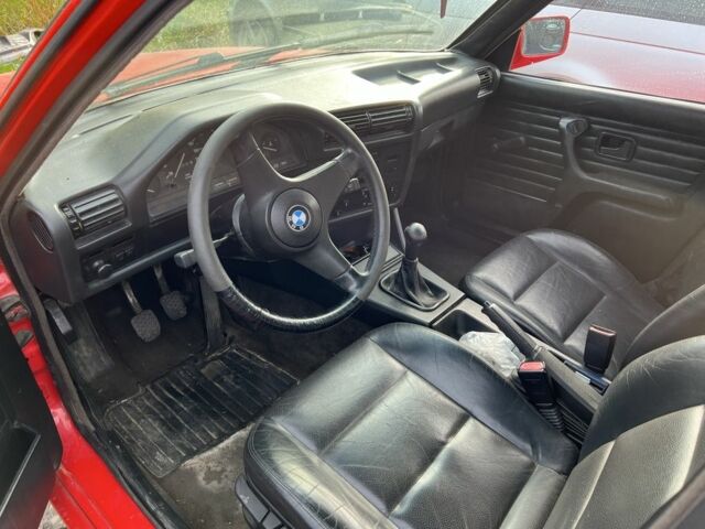 Червоний БМВ 3 Серія, об'ємом двигуна 1.8 л та пробігом 300 тис. км за 1200 $, фото 3 на Automoto.ua