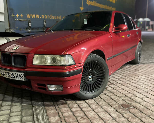 Красный БМВ 3 Серия, объемом двигателя 1.8 л и пробегом 400 тыс. км за 2200 $, фото 4 на Automoto.ua