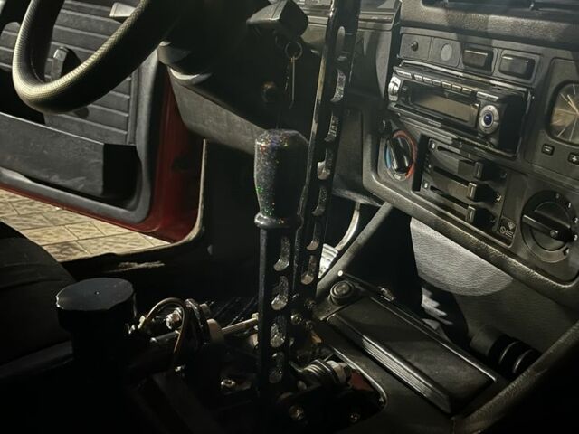 Красный БМВ 3 Серия, объемом двигателя 1.6 л и пробегом 300 тыс. км за 1900 $, фото 5 на Automoto.ua