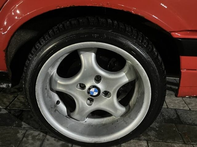 Красный БМВ 3 Серия, объемом двигателя 1.6 л и пробегом 300 тыс. км за 1900 $, фото 7 на Automoto.ua