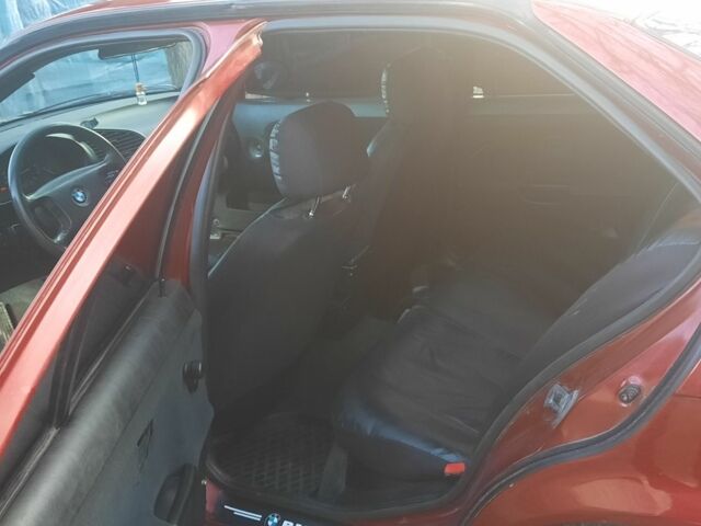 Красный БМВ 3 Серия, объемом двигателя 1.8 л и пробегом 380 тыс. км за 2502 $, фото 3 на Automoto.ua