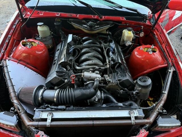 Красный БМВ 3 Серия, объемом двигателя 1.8 л и пробегом 166 тыс. км за 9999 $, фото 6 на Automoto.ua