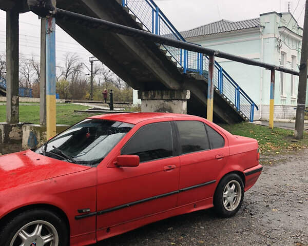 Красный БМВ 3 Серия, объемом двигателя 1.6 л и пробегом 777 тыс. км за 1900 $, фото 5 на Automoto.ua