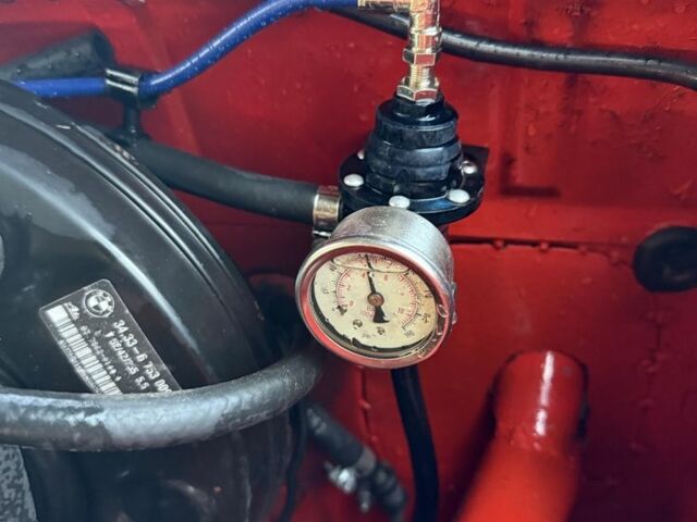 Красный БМВ 3 Серия, объемом двигателя 1.8 л и пробегом 166 тыс. км за 9999 $, фото 13 на Automoto.ua