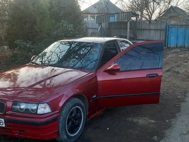 Красный БМВ 3 Серия, объемом двигателя 1.8 л и пробегом 380 тыс. км за 2502 $, фото 5 на Automoto.ua