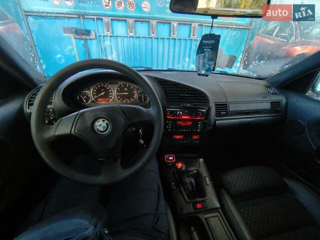 Червоний БМВ 3 Серія, об'ємом двигуна 2 л та пробігом 300 тис. км за 4600 $, фото 20 на Automoto.ua