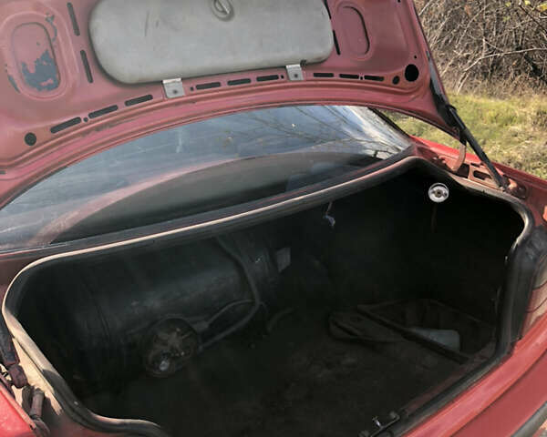 Красный БМВ 3 Серия, объемом двигателя 1.6 л и пробегом 777 тыс. км за 1900 $, фото 10 на Automoto.ua