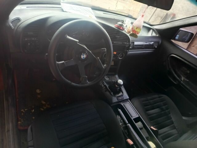 Червоний БМВ 3 Серія, об'ємом двигуна 1.6 л та пробігом 300 тис. км за 1421 $, фото 3 на Automoto.ua