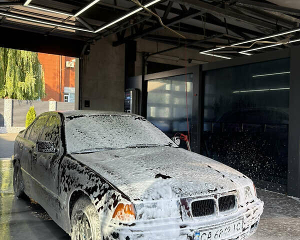 Червоний БМВ 3 Серія, об'ємом двигуна 1.99 л та пробігом 251 тис. км за 3500 $, фото 1 на Automoto.ua