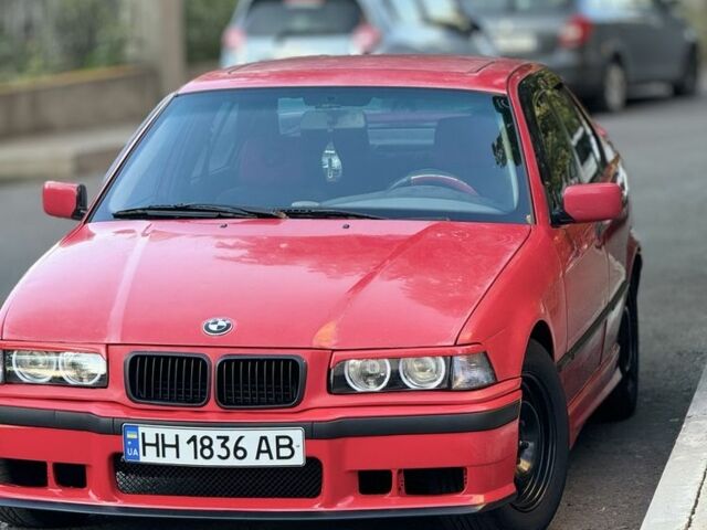 Червоний БМВ 3 Серія, об'ємом двигуна 1.8 л та пробігом 300 тис. км за 4000 $, фото 5 на Automoto.ua