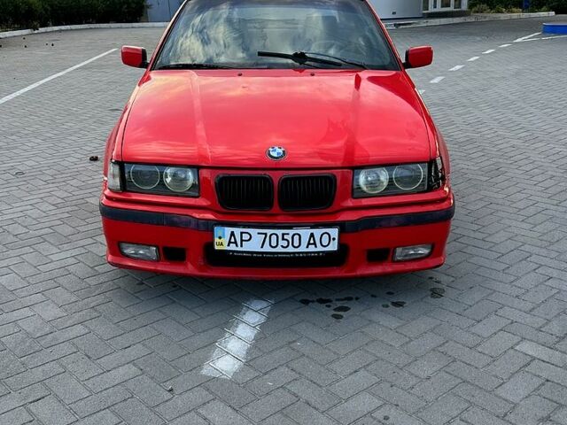 Красный БМВ 3 Серия, объемом двигателя 1.8 л и пробегом 222 тыс. км за 1600 $, фото 1 на Automoto.ua