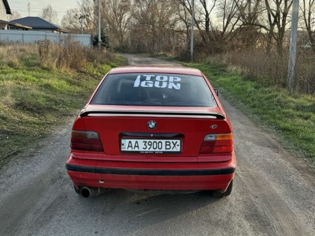 Красный БМВ 3 Серия, объемом двигателя 1.6 л и пробегом 250 тыс. км за 1100 $, фото 4 на Automoto.ua