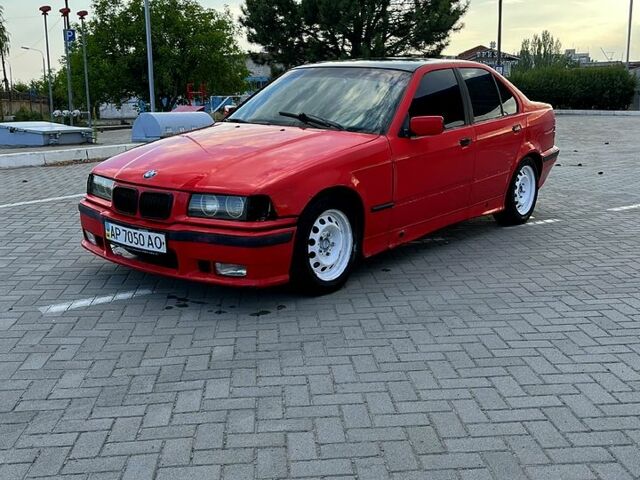Красный БМВ 3 Серия, объемом двигателя 1.8 л и пробегом 222 тыс. км за 1600 $, фото 2 на Automoto.ua