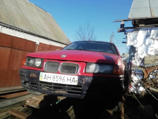 Красный БМВ 3 Серия, объемом двигателя 1.6 л и пробегом 250 тыс. км за 1542 $, фото 1 на Automoto.ua