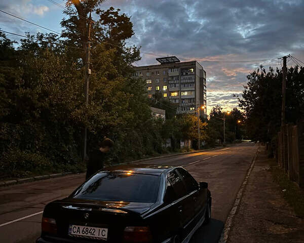 Червоний БМВ 3 Серія, об'ємом двигуна 1.99 л та пробігом 251 тис. км за 3500 $, фото 3 на Automoto.ua