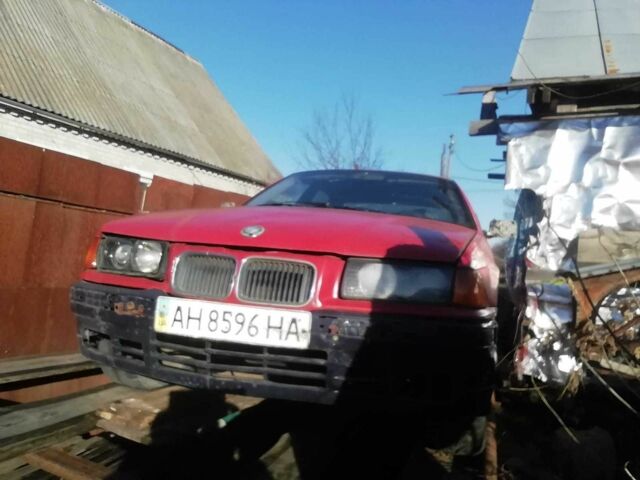 Красный БМВ 3 Серия, объемом двигателя 1.6 л и пробегом 250 тыс. км за 1542 $, фото 3 на Automoto.ua