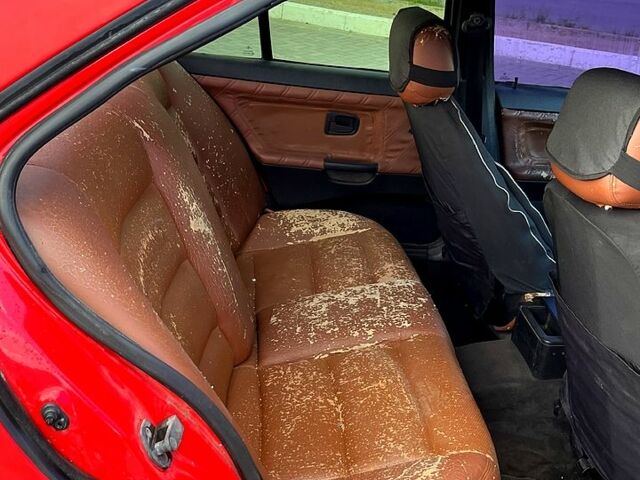 Красный БМВ 3 Серия, объемом двигателя 1.8 л и пробегом 222 тыс. км за 1600 $, фото 7 на Automoto.ua