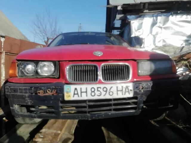 Красный БМВ 3 Серия, объемом двигателя 1.6 л и пробегом 250 тыс. км за 1542 $, фото 2 на Automoto.ua