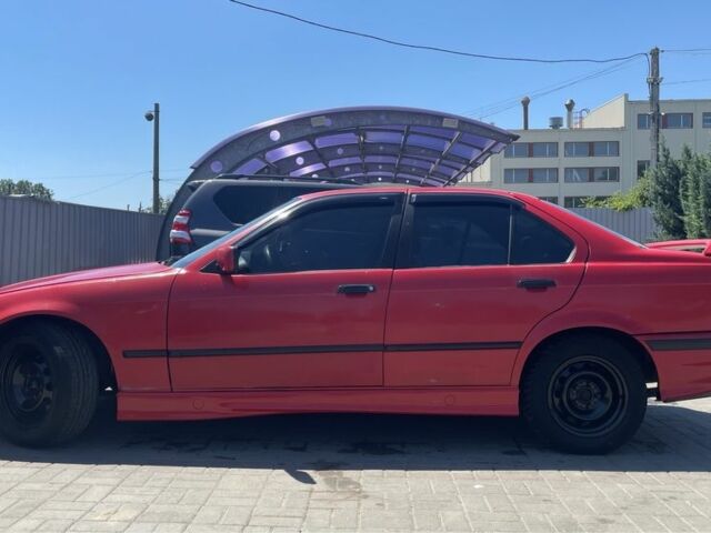 Червоний БМВ 3 Серія, об'ємом двигуна 1.8 л та пробігом 300 тис. км за 4000 $, фото 1 на Automoto.ua