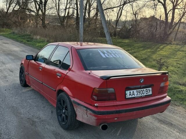 Красный БМВ 3 Серия, объемом двигателя 1.6 л и пробегом 250 тыс. км за 1100 $, фото 5 на Automoto.ua