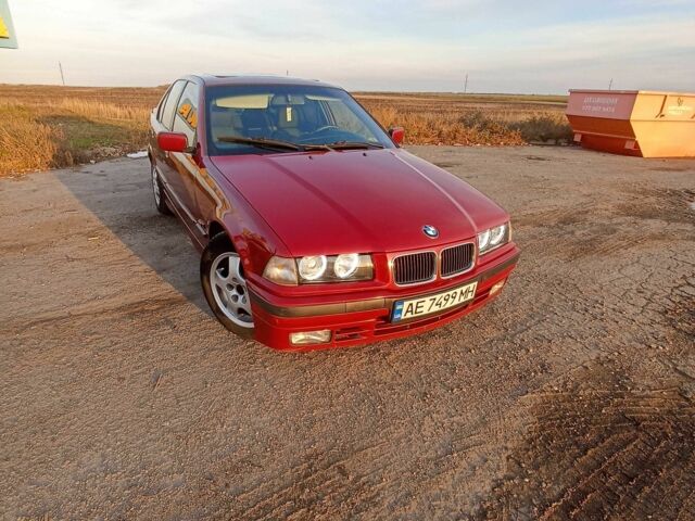 Червоний БМВ 3 Серія, об'ємом двигуна 1.8 л та пробігом 370 тис. км за 3200 $, фото 2 на Automoto.ua