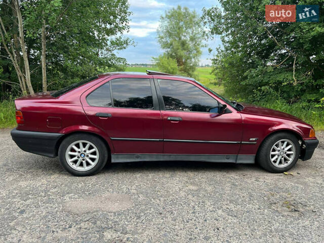 Красный БМВ 3 Серия, объемом двигателя 2.5 л и пробегом 400 тыс. км за 2600 $, фото 2 на Automoto.ua