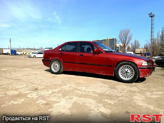 Красный БМВ 3 Серия, объемом двигателя 1.8 л и пробегом 0 тыс. км за 2800 $, фото 4 на Automoto.ua