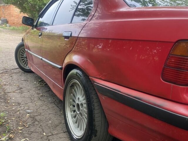 Красный БМВ 3 Серия, объемом двигателя 1.8 л и пробегом 530 тыс. км за 2800 $, фото 4 на Automoto.ua