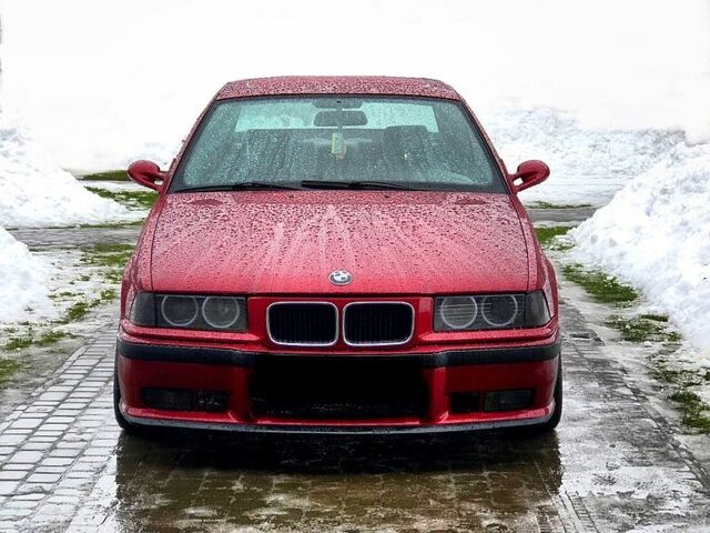 Красный БМВ 3 Серия, объемом двигателя 2 л и пробегом 400 тыс. км за 5000 $, фото 9 на Automoto.ua