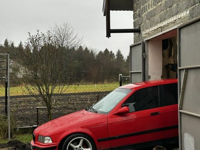 Красный БМВ 3 Серия, объемом двигателя 2.5 л и пробегом 480 тыс. км за 4000 $, фото 1 на Automoto.ua