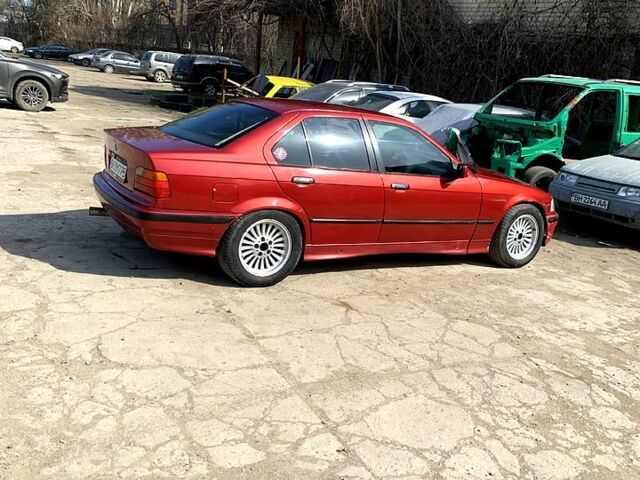 Красный БМВ 3 Серия, объемом двигателя 1.8 л и пробегом 0 тыс. км за 2800 $, фото 2 на Automoto.ua