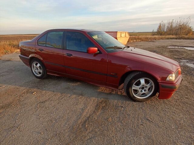 Червоний БМВ 3 Серія, об'ємом двигуна 1.8 л та пробігом 370 тис. км за 3200 $, фото 3 на Automoto.ua