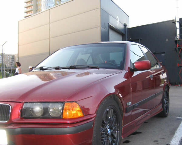 Красный БМВ 3 Серия, объемом двигателя 2.5 л и пробегом 416 тыс. км за 3999 $, фото 3 на Automoto.ua