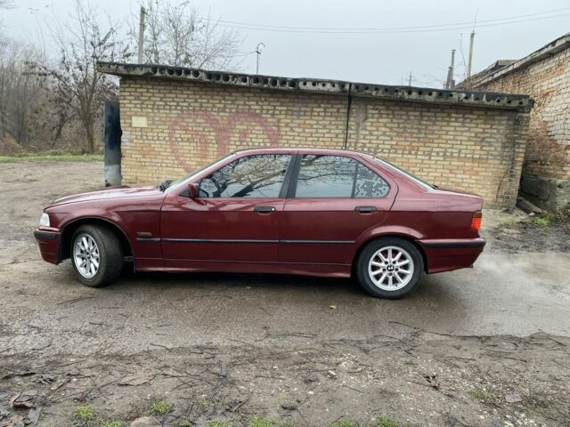 Червоний БМВ 3 Серія, об'ємом двигуна 1.6 л та пробігом 322 тис. км за 1650 $, фото 1 на Automoto.ua