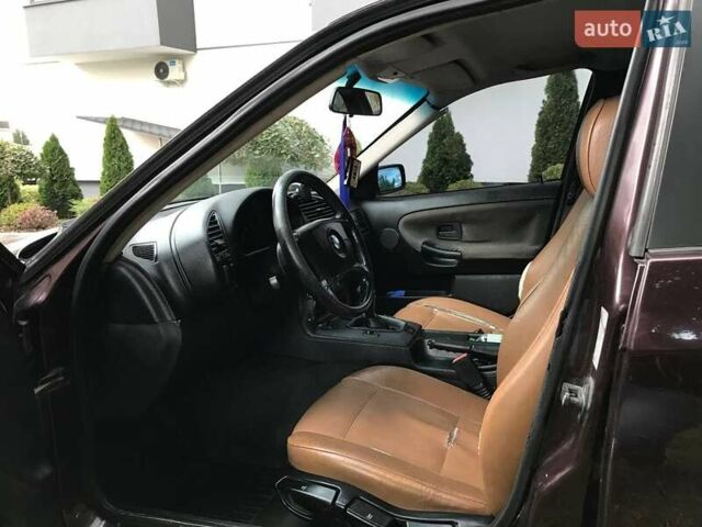 Червоний БМВ 3 Серія, об'ємом двигуна 2.01 л та пробігом 333 тис. км за 2200 $, фото 8 на Automoto.ua