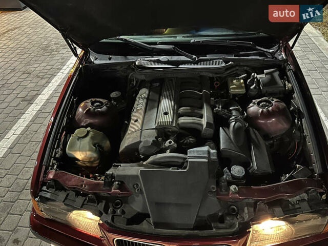 Красный БМВ 3 Серия, объемом двигателя 2.5 л и пробегом 416 тыс. км за 3999 $, фото 22 на Automoto.ua