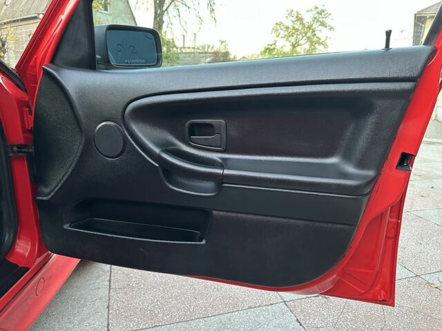 Красный БМВ 3 Серия, объемом двигателя 2 л и пробегом 200 тыс. км за 3600 $, фото 15 на Automoto.ua